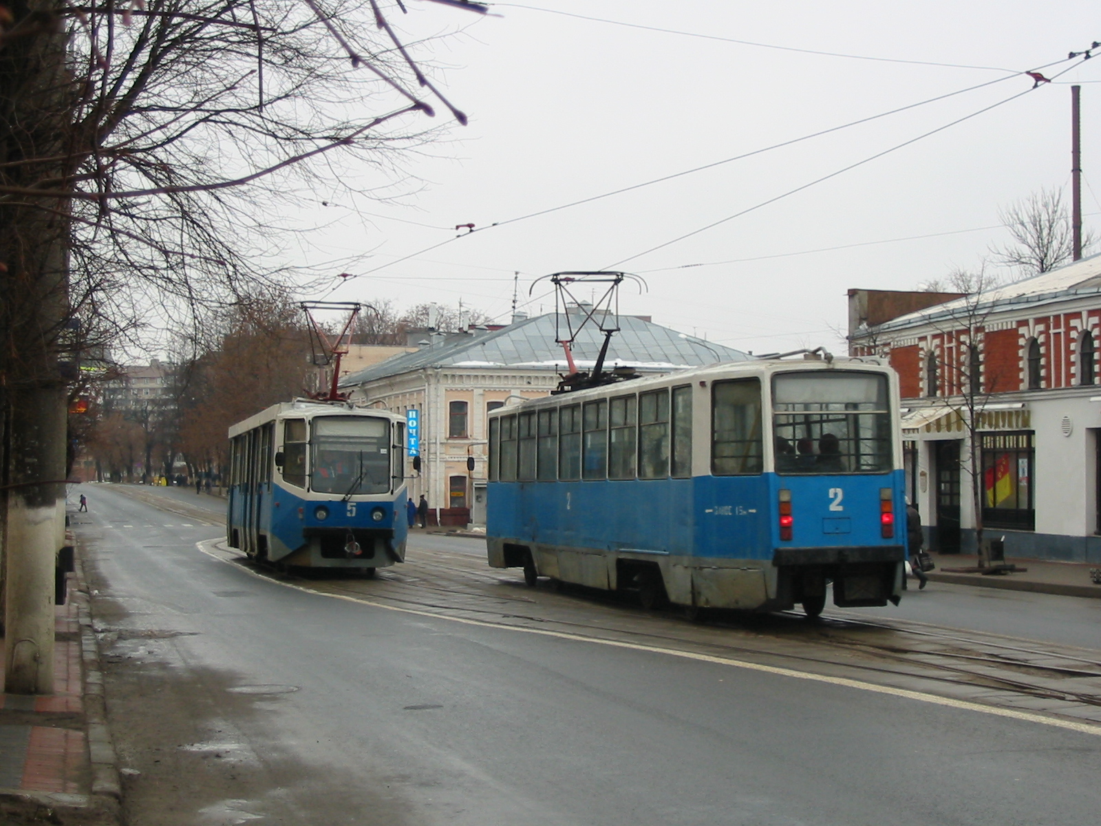 Трамвай 71-608КМ 2, вид c востока