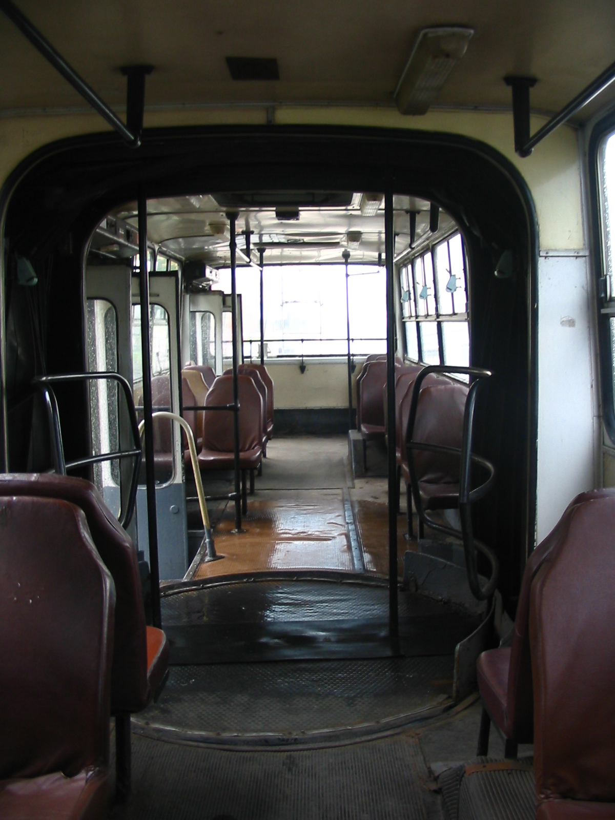 Троллейбус СВАРЗ-Икарус 0041 1988-2004. Салон, вид назад