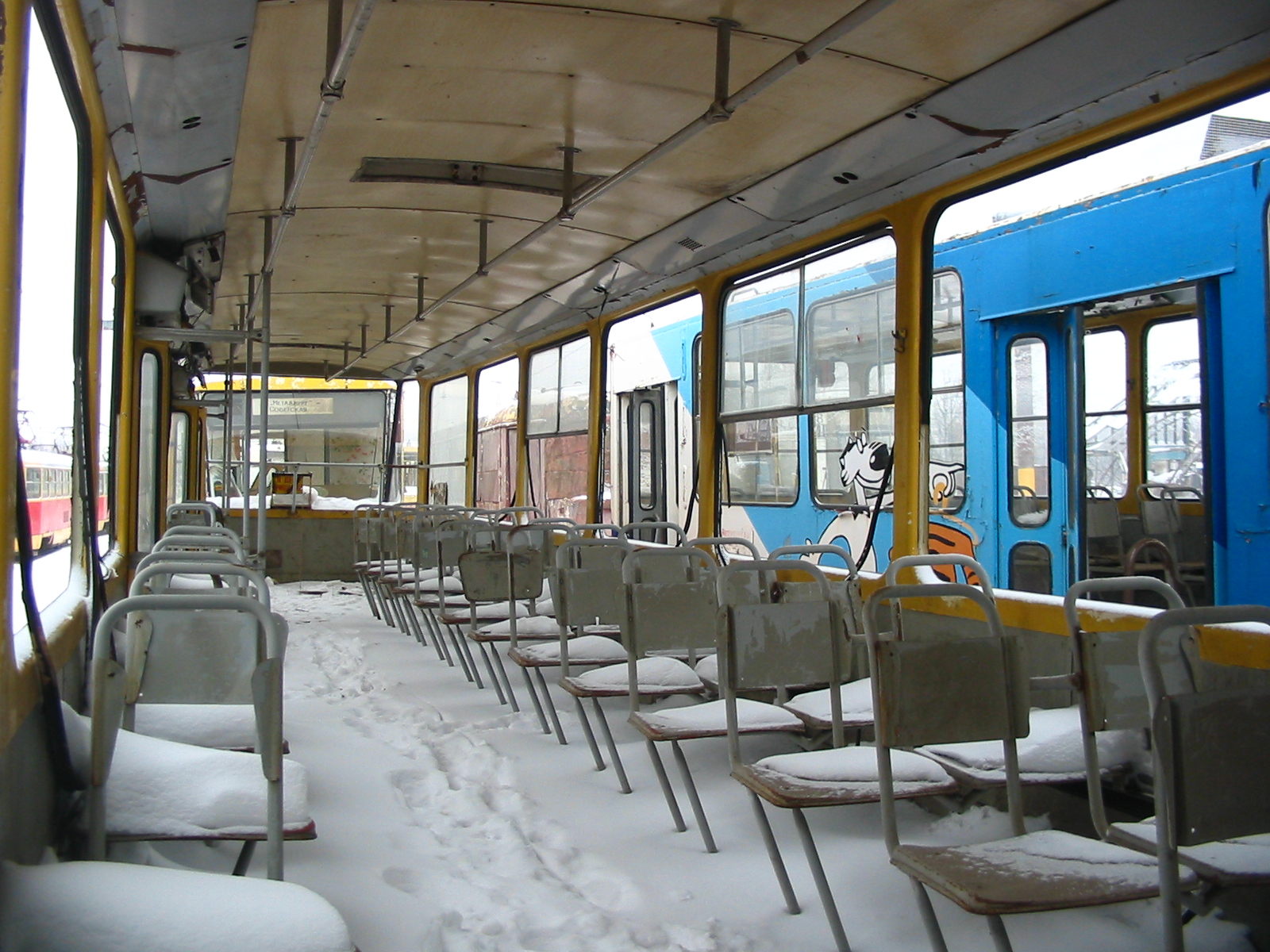 Трамвай Tatra T6B5 №354, разобранный вагон в депо №2