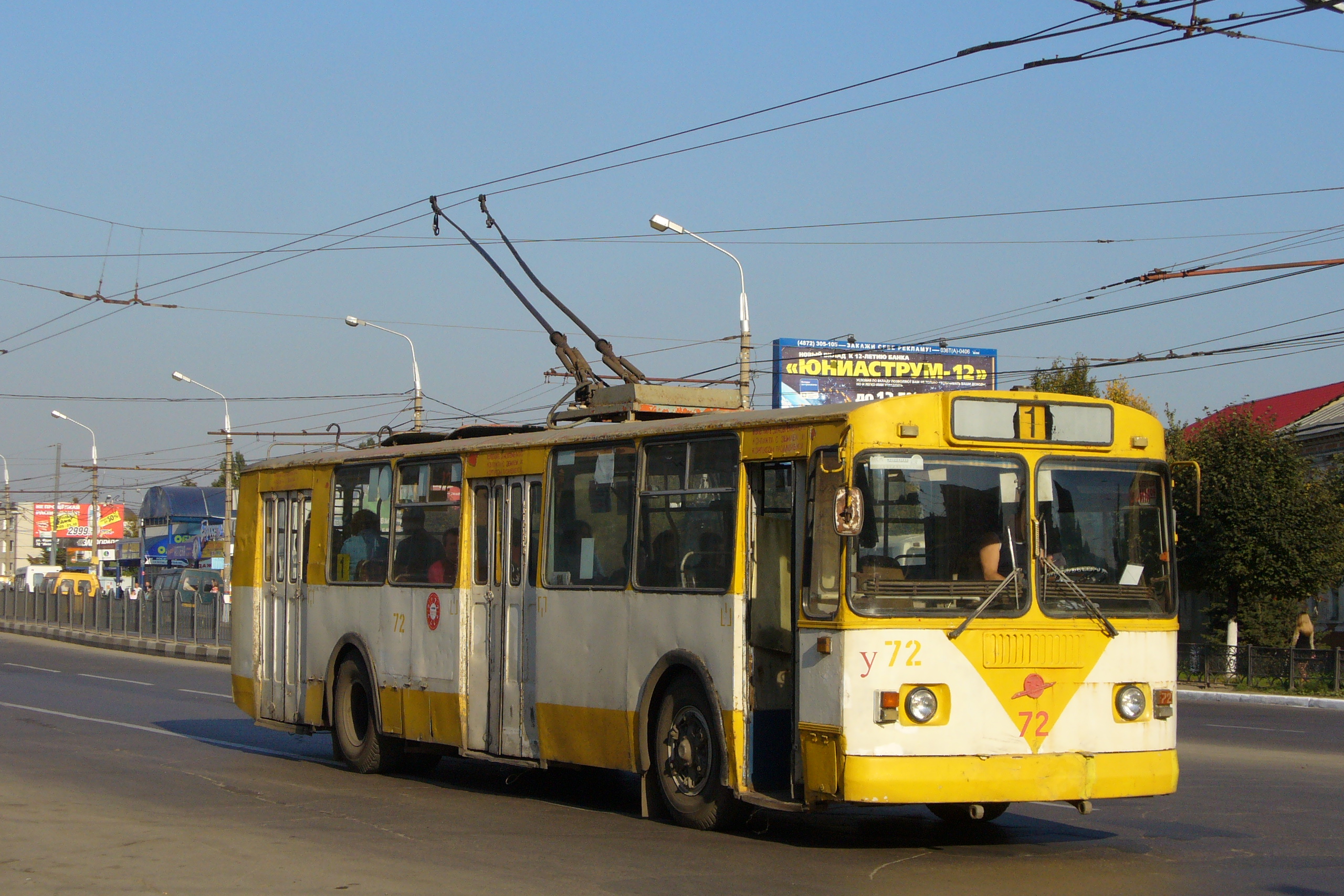 Троллейбус 72 ЗиУ-682ГН построен в 1991, списан в 2012