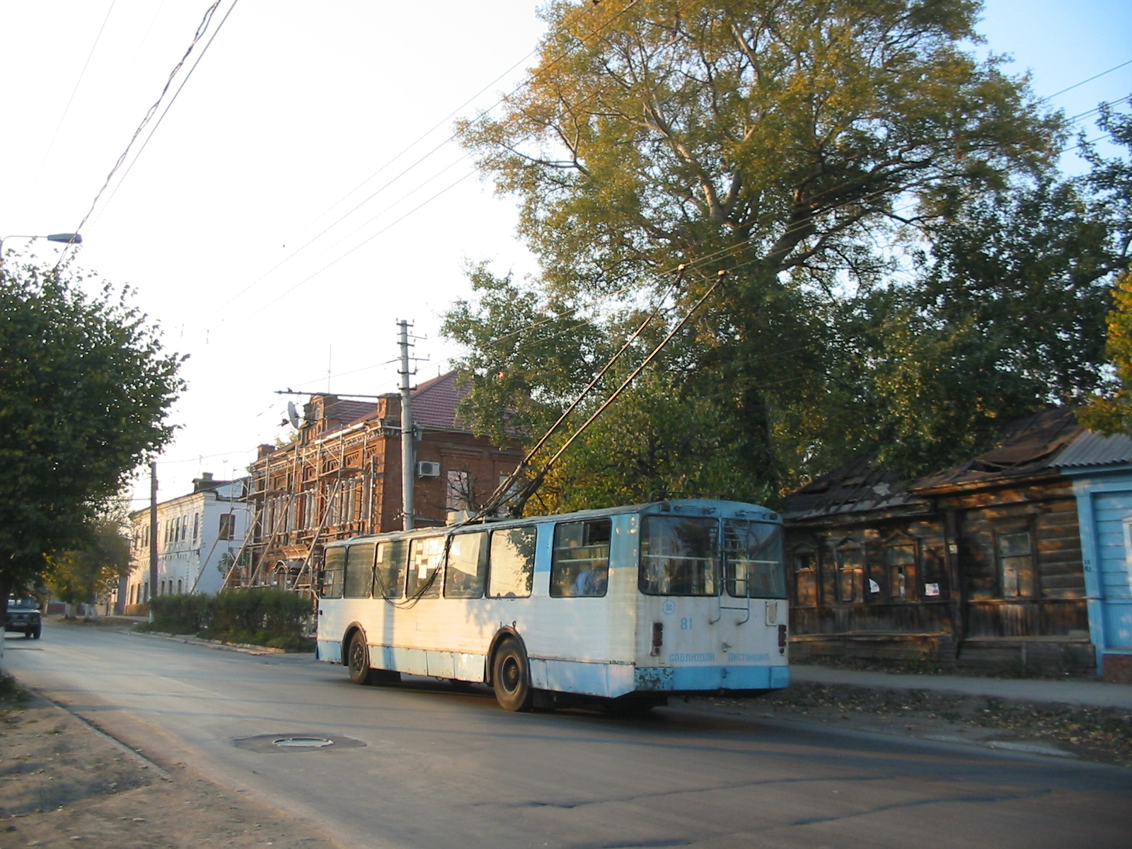 Троллейбус 81 ЗиУ-682Г [Г00] построен в 1991, списан в 2006