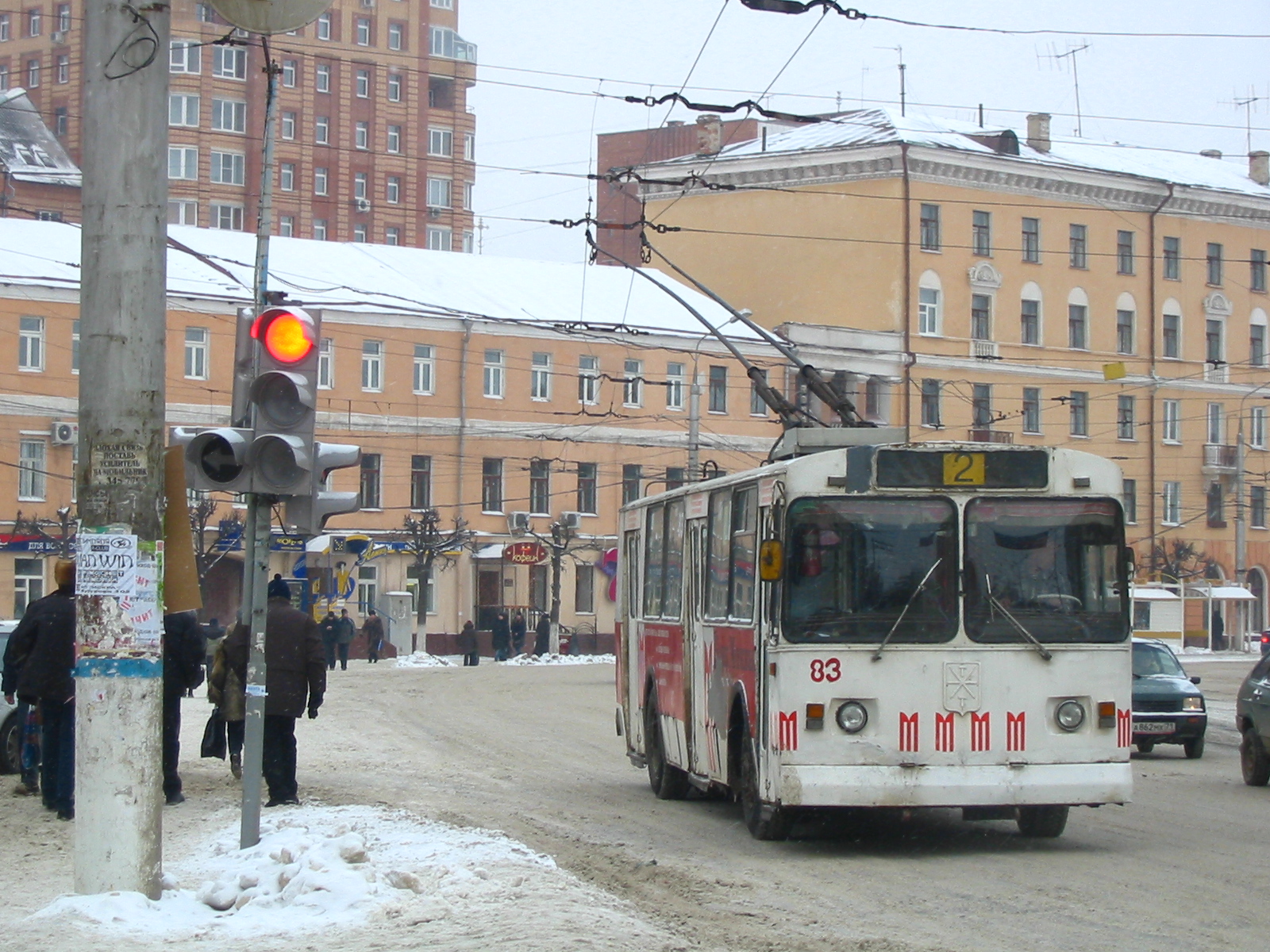 Троллейбус 83 ЗиУ-682Г [Г00] построен в 1992, списан в 2013