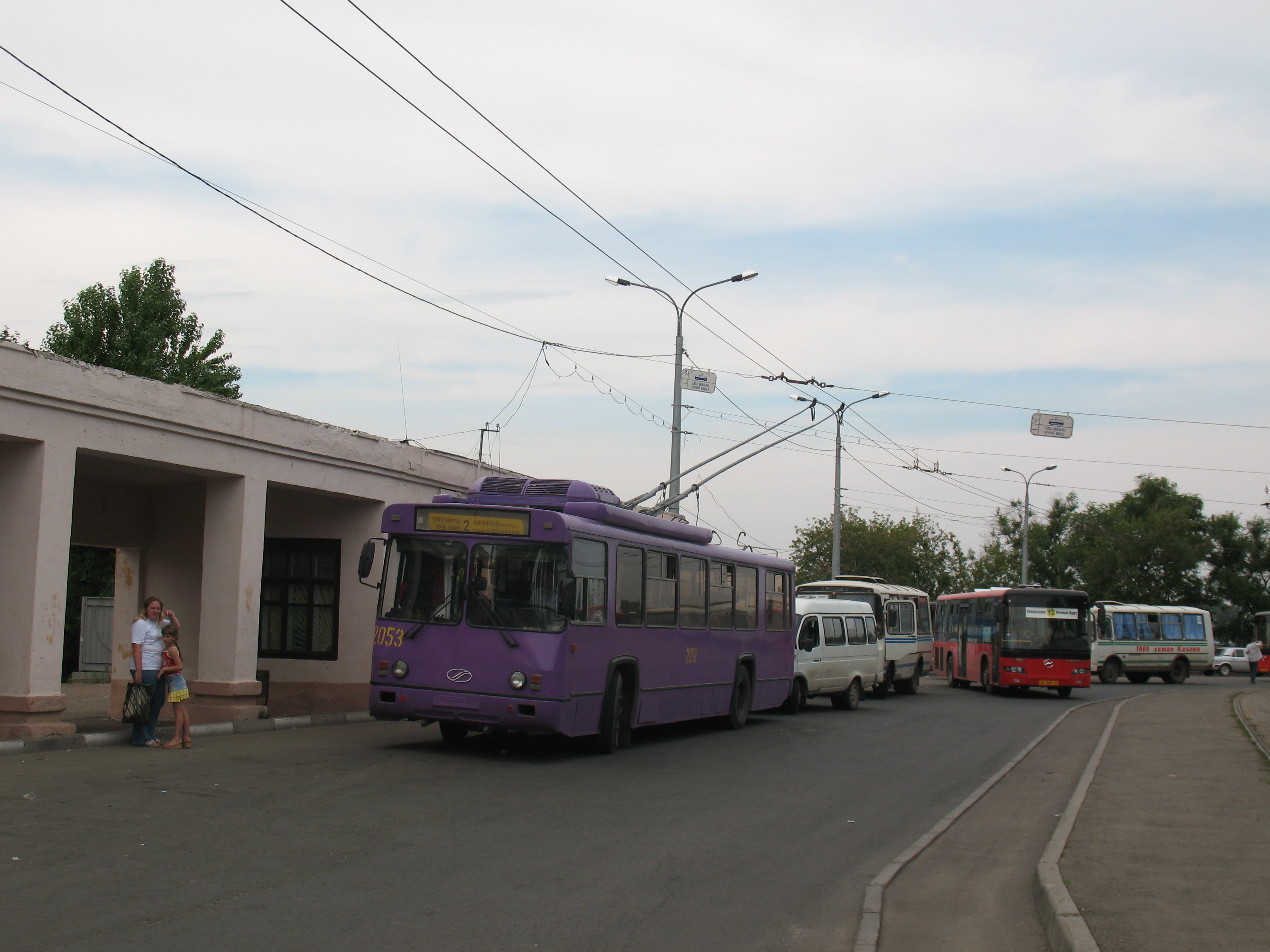 Троллейбус БТЗ-5276-04 2053 маршрут 2