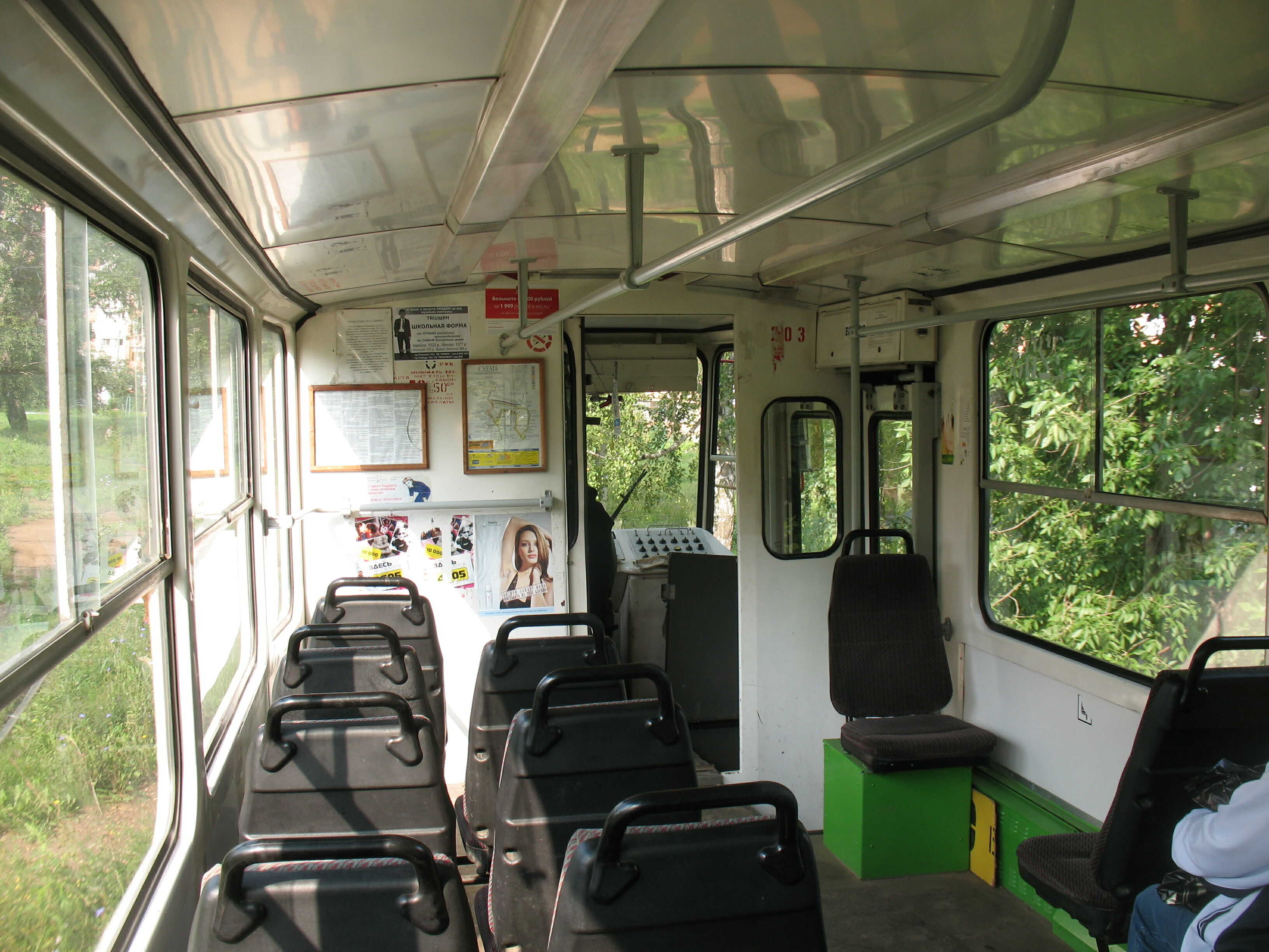 Трамвай СПЕКТР 71-402 2203, салон вагона