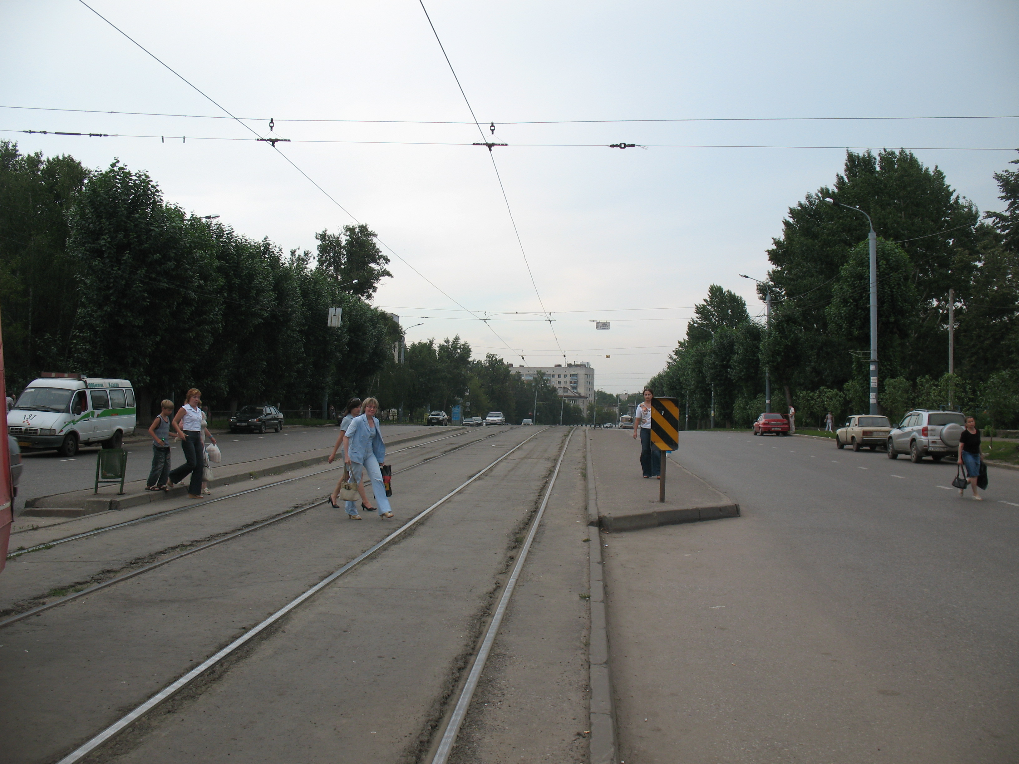 Улица Декабристов, трамвайная линия была переложена на боковую улицу в 2010 году