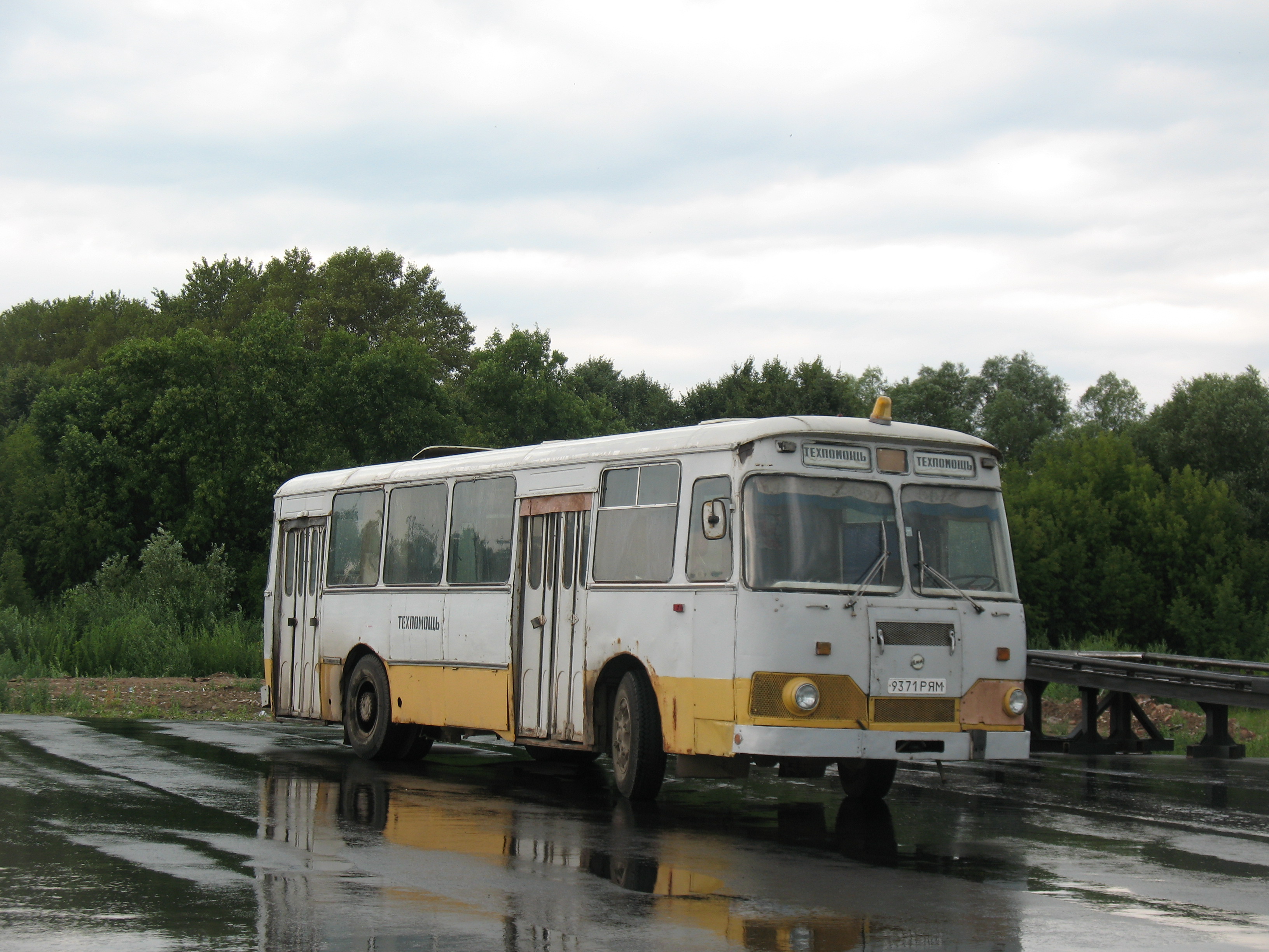 Автобус 17 нижний новгород. ЛИАЗ 677 техпомощь. ЛИАЗ 677. АС 282 50. АН 751 72 автобус ЛИАЗ. ЛИАЗ 677 61 маршрут Багерово.