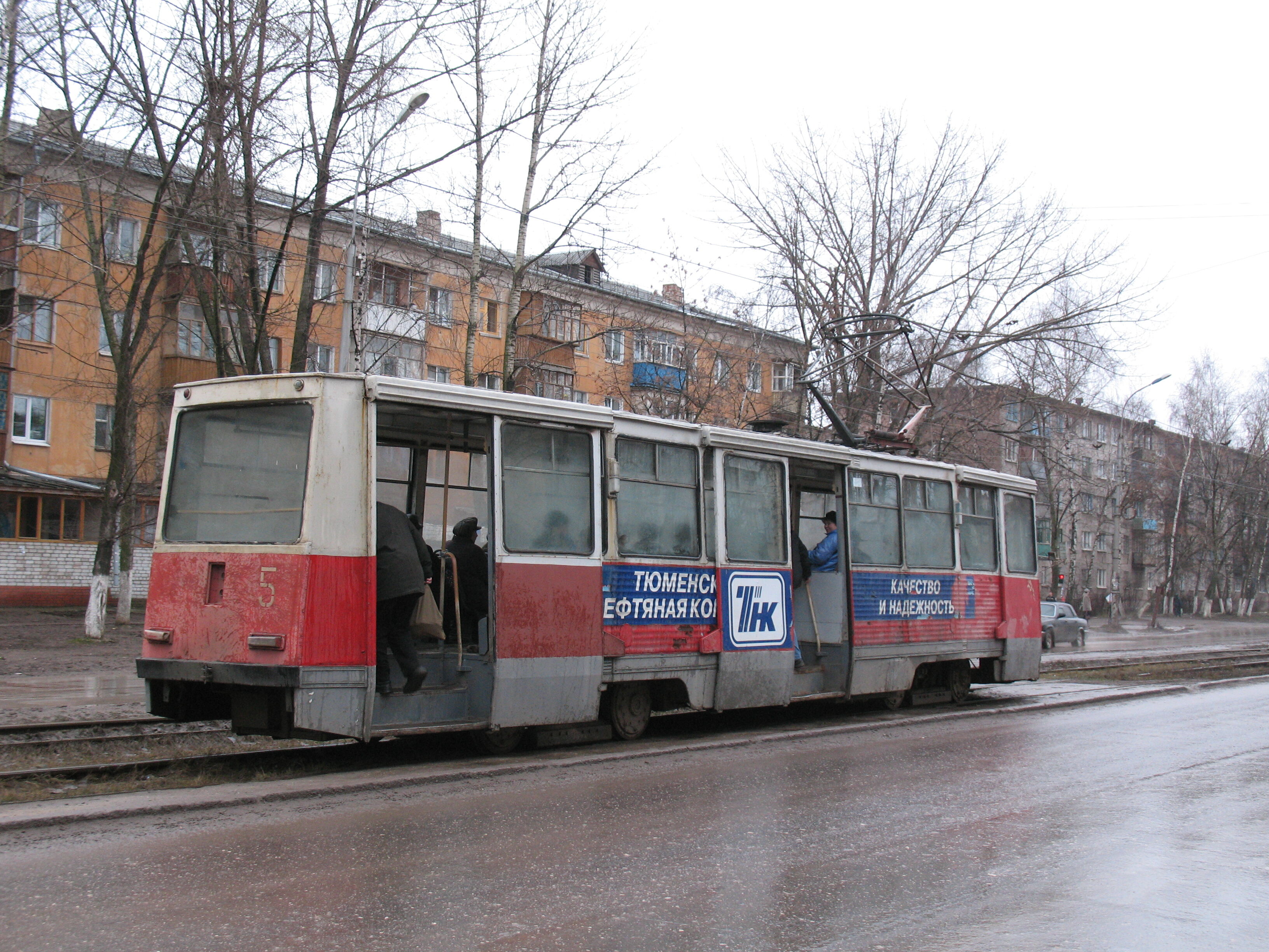 Трамвай 71-605 5, вид сзади