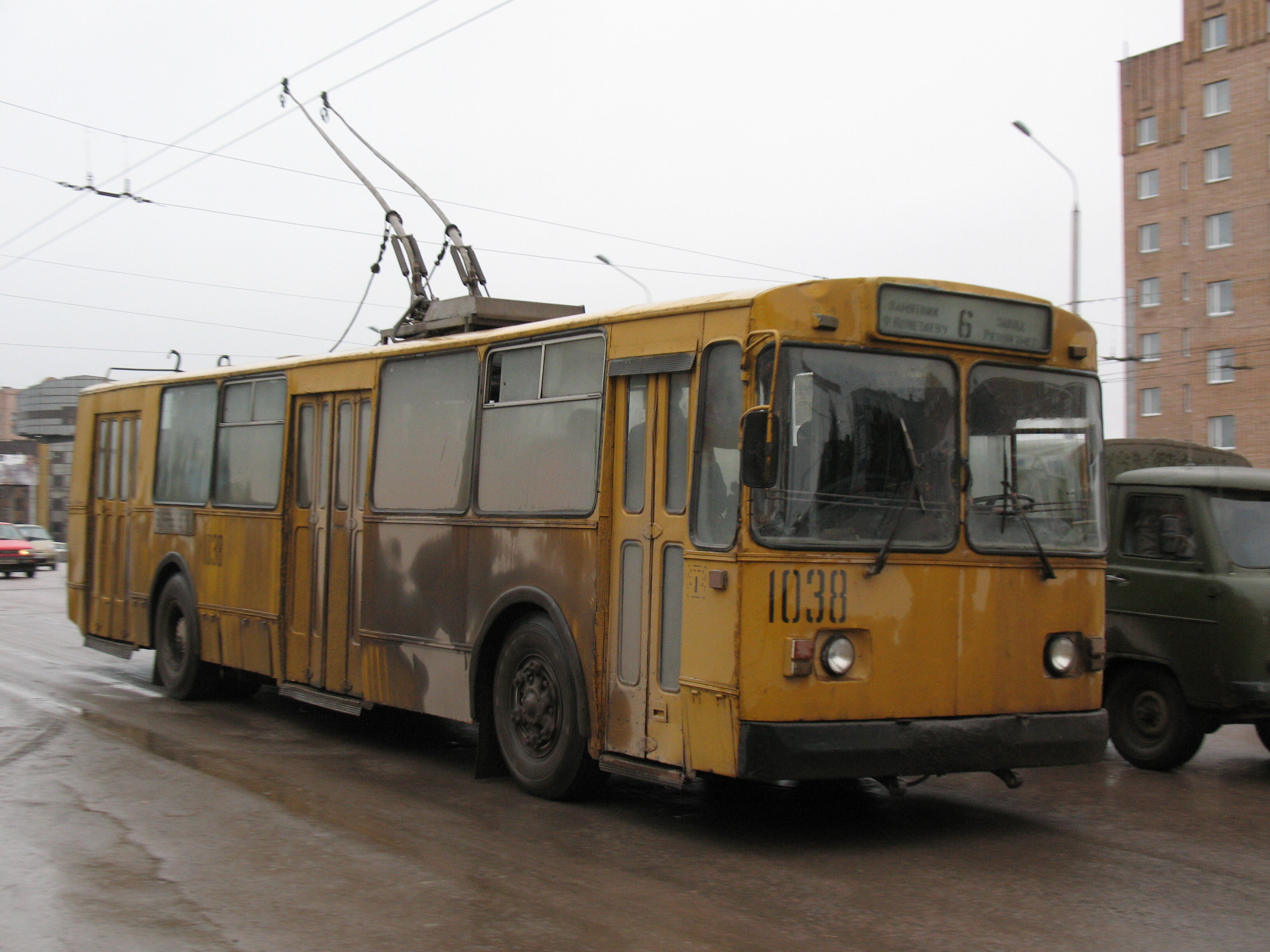 Троллейбус ЗиУ-682Г 1038 (1994-2012) маршрут 6