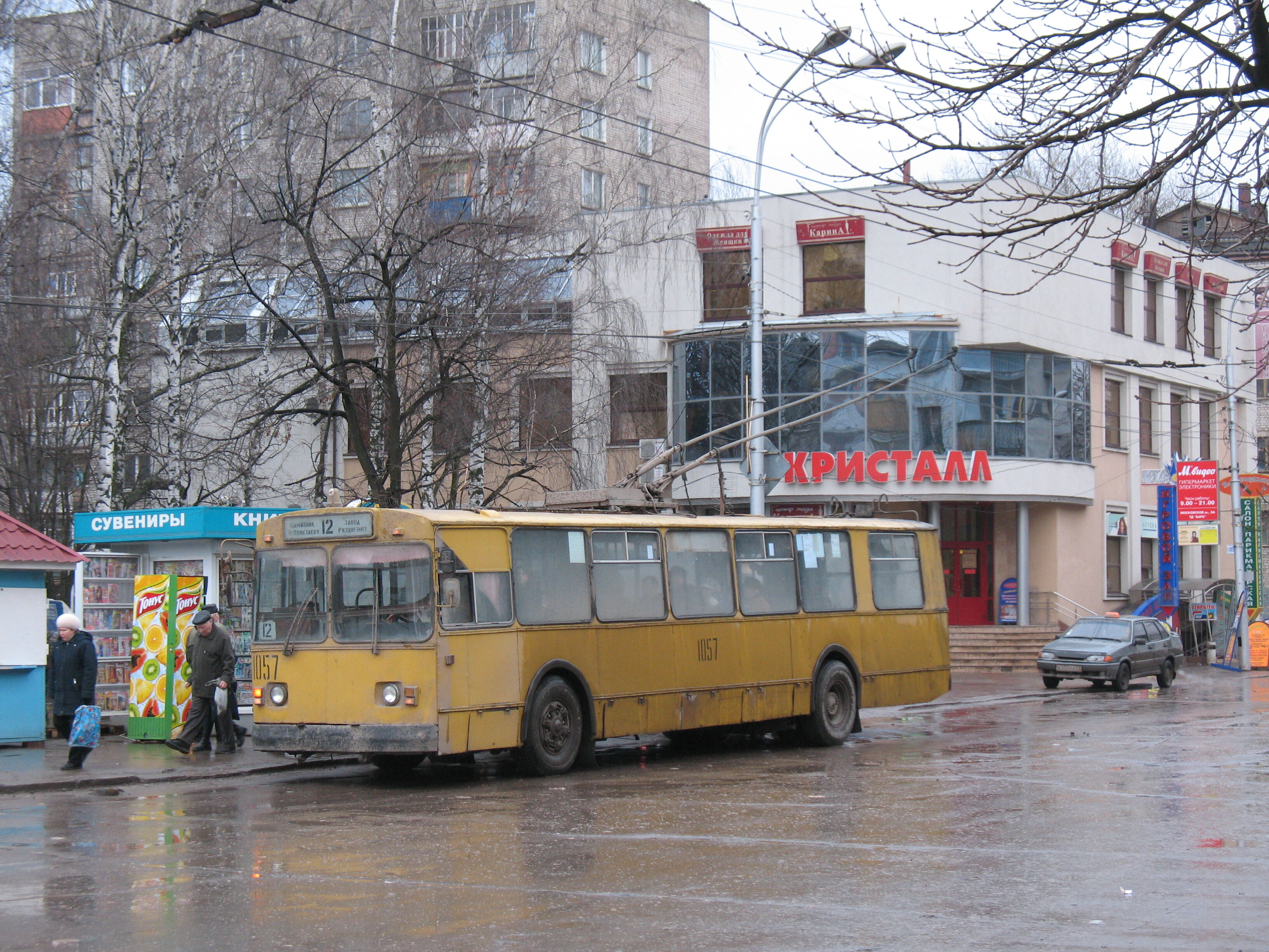 Троллейбус ЗиУ-682Г 1057 (1992-2019) маршрут 12