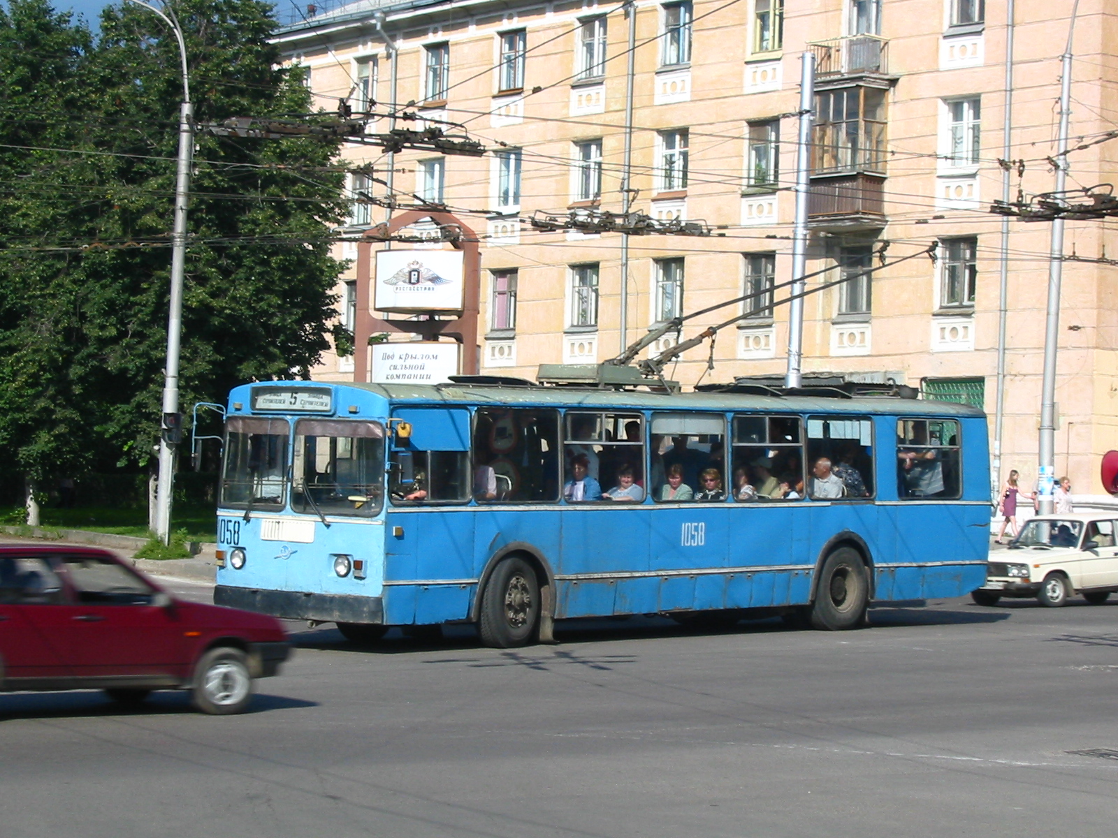Троллейбус ЗиУ-682Г 1058 (1992-2016) маршрут 5