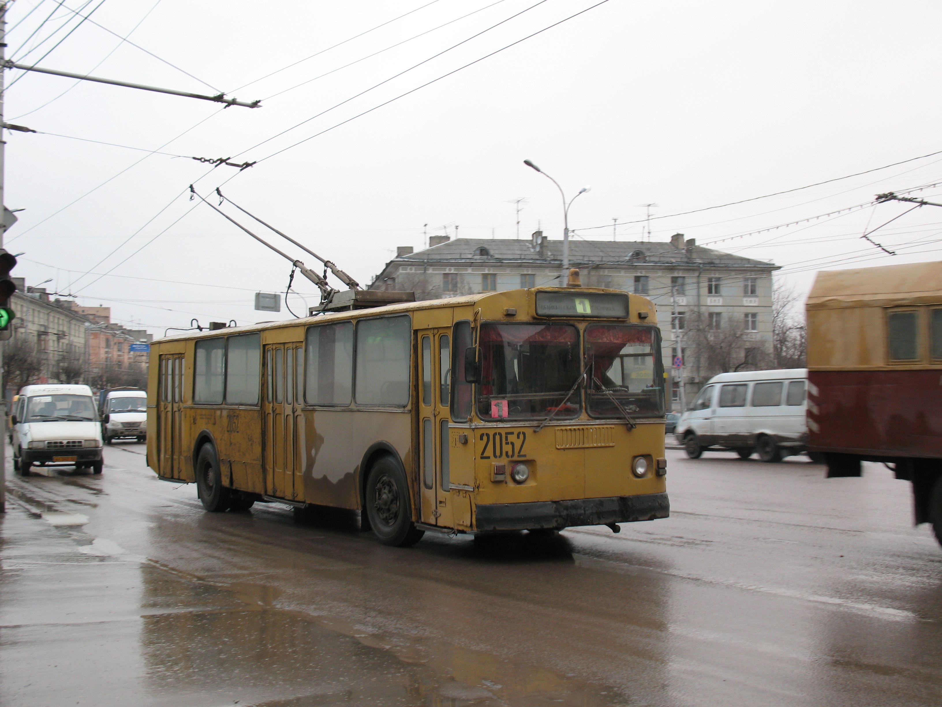 Троллейбус ЗиУ-682Г 2052 (1991-2012) маршрут 1