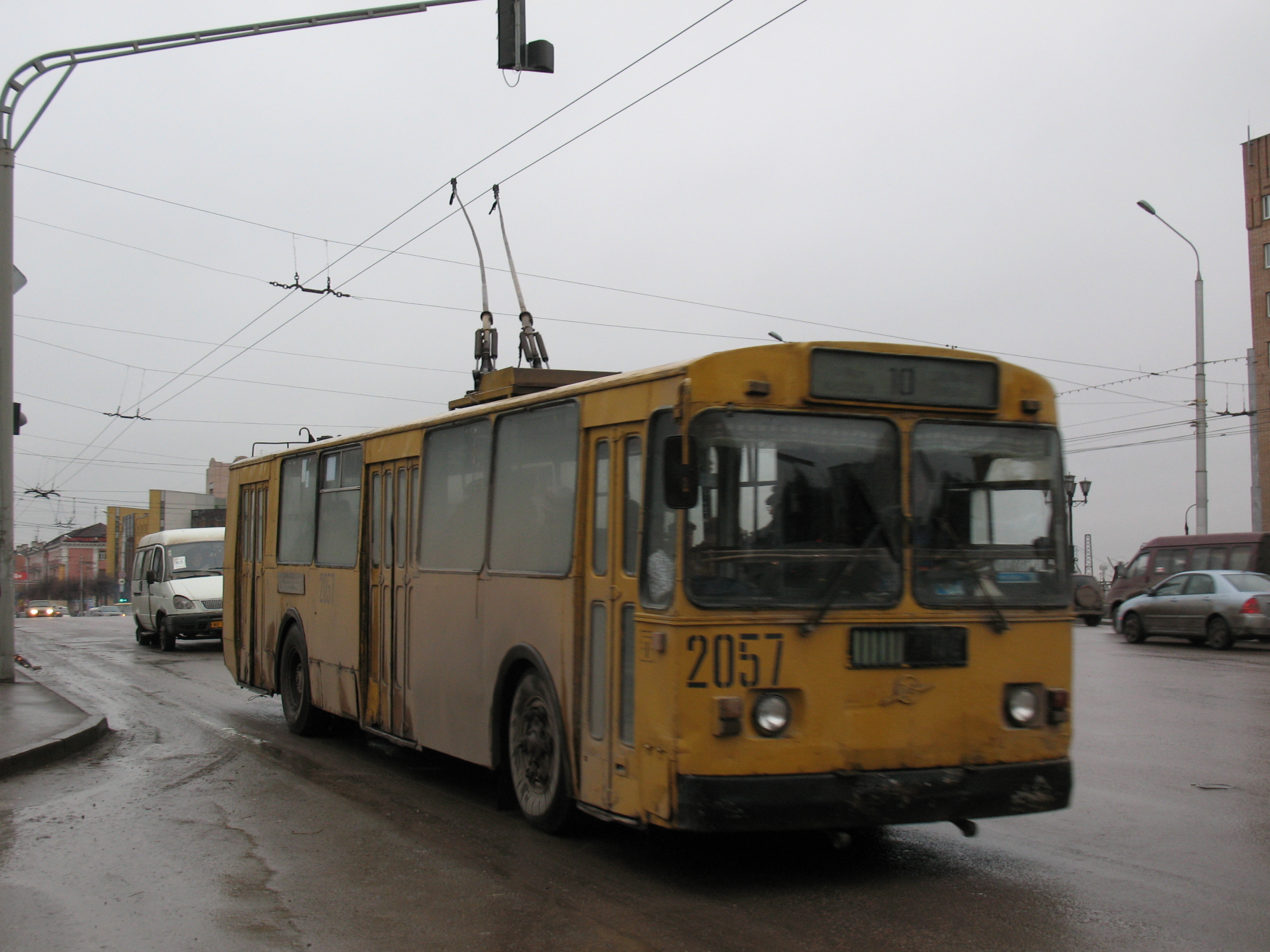 Троллейбус ЗиУ-682Г 2057 (1991-2010) маршрут 10