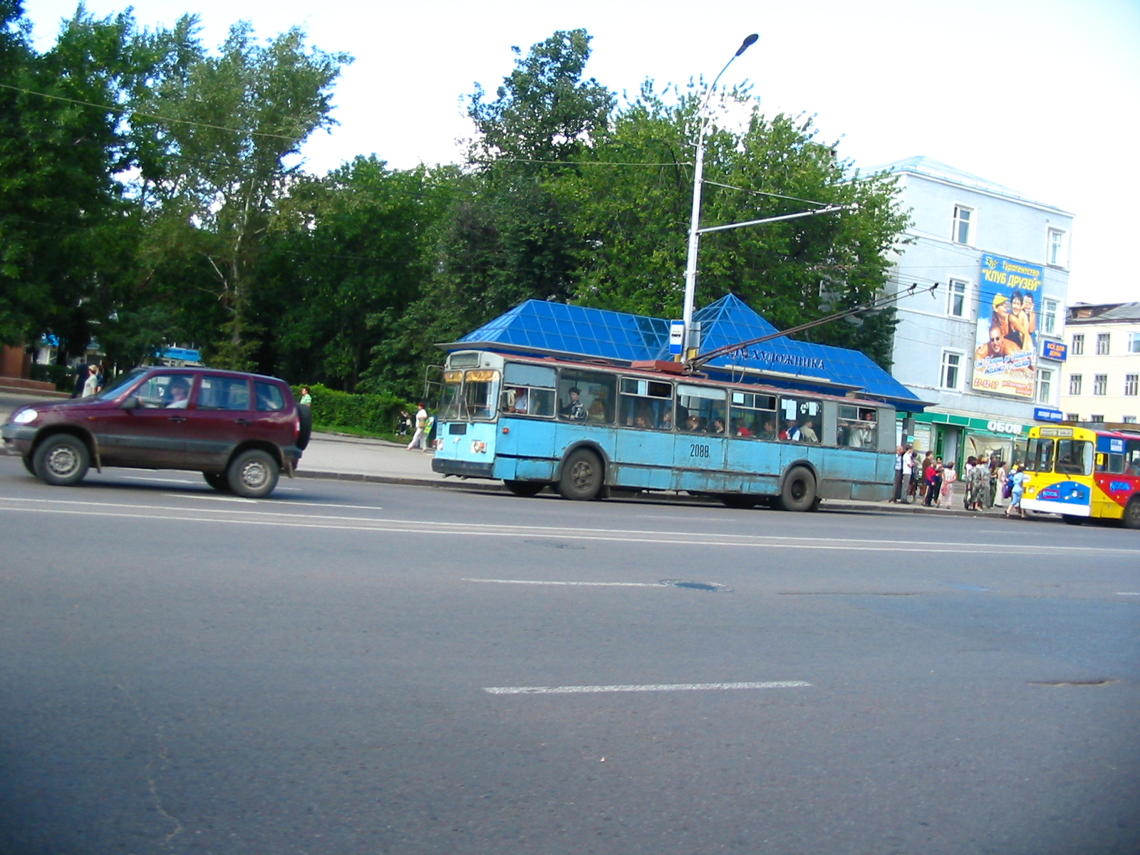 Троллейбус ЗиУ-682Г 2088 (1992-2017)