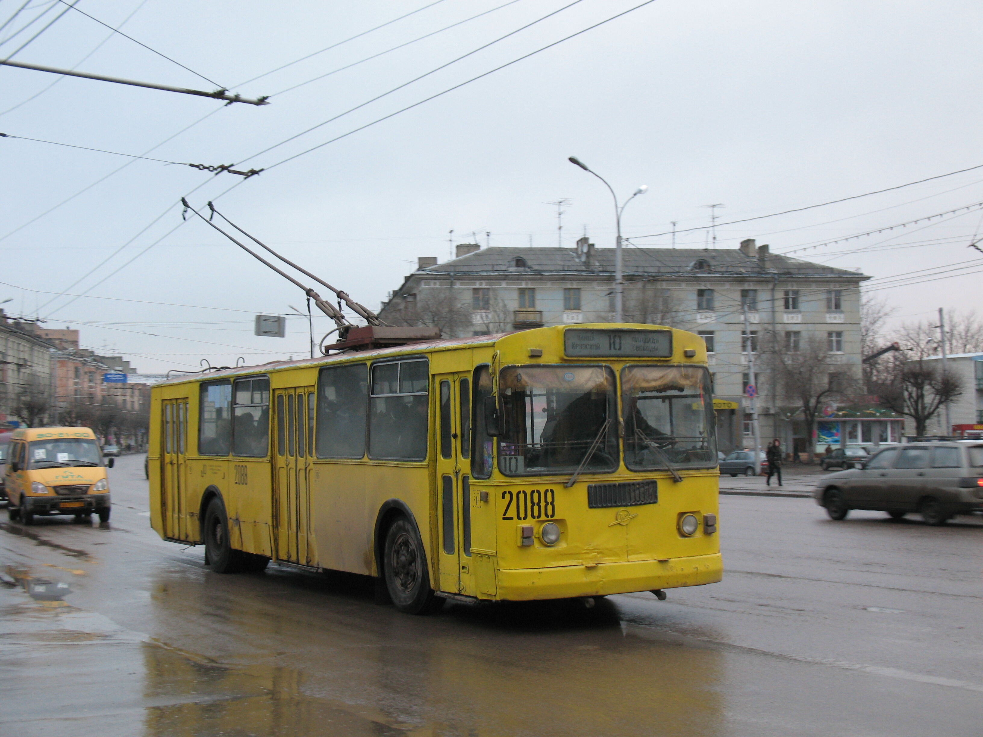 Троллейбус ЗиУ-682Г 2088 (1992-2017) маршрут 10