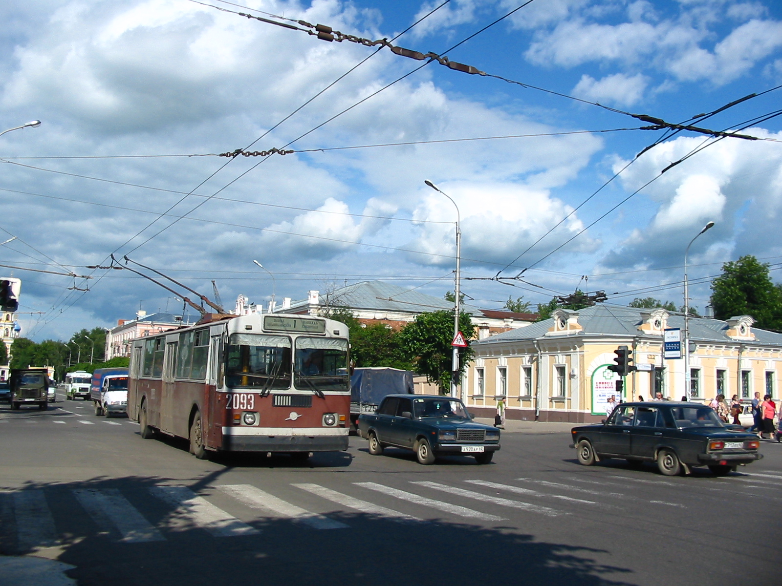 Троллейбус ЗиУ-682Г 2093 (1992-2018) маршрут 1