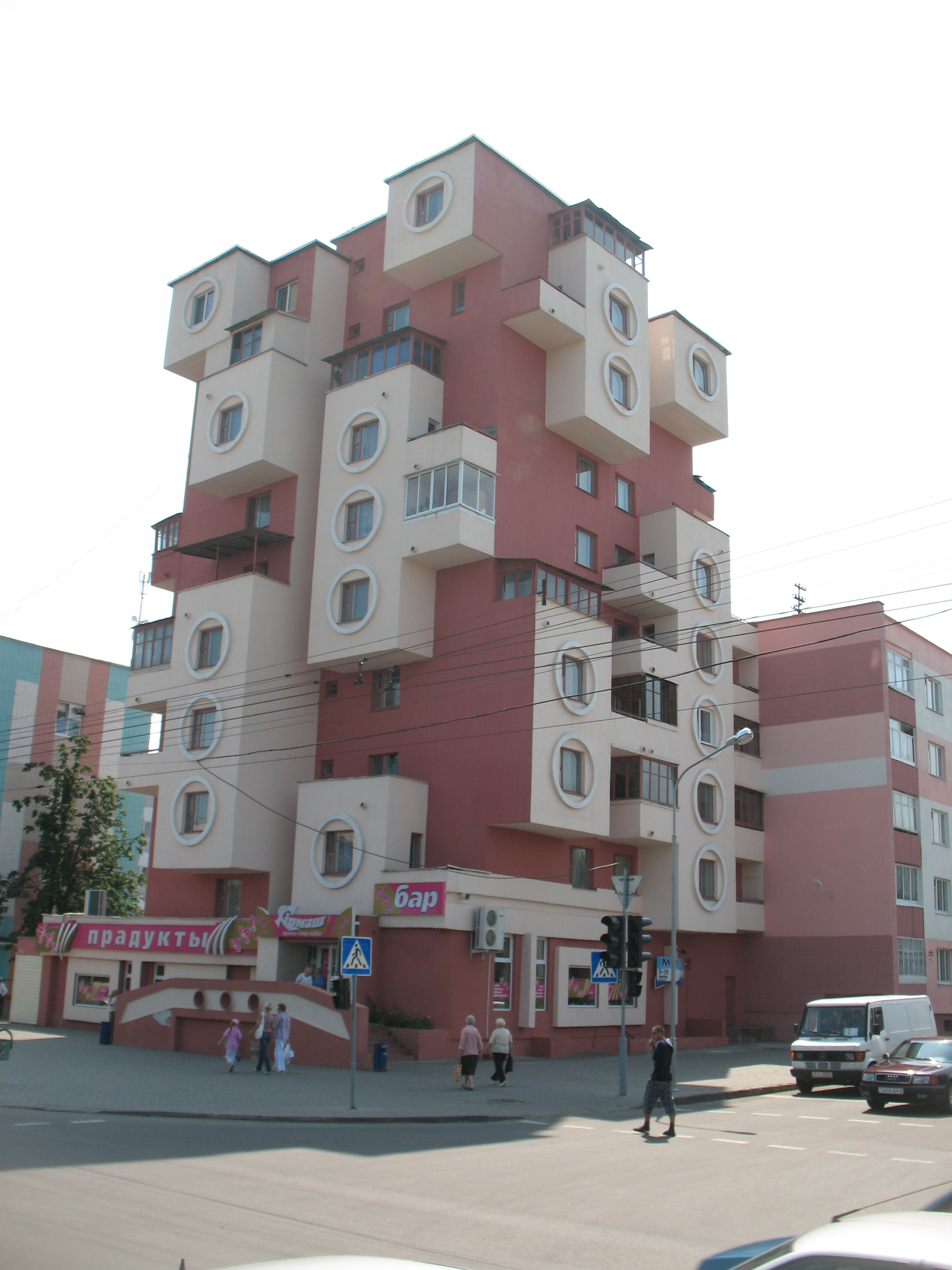 Дом-скворечник, архитектор Владимир Галущенко, 1985. Отсылка к Nakagin Capsule Tower, вид c севера