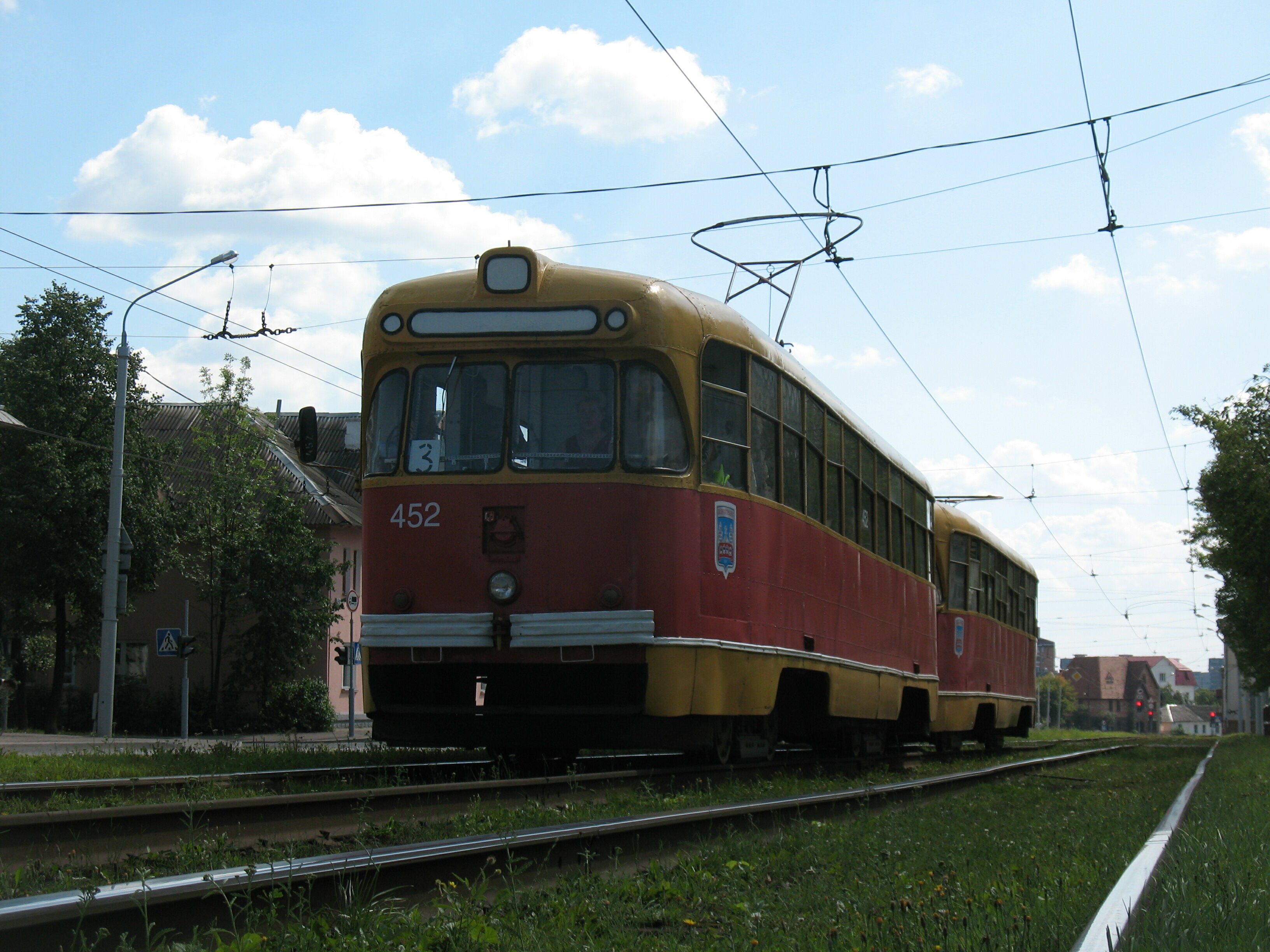 Трамвай РВЗ-6М2 452+418 3 маршрута на улице Плеханова