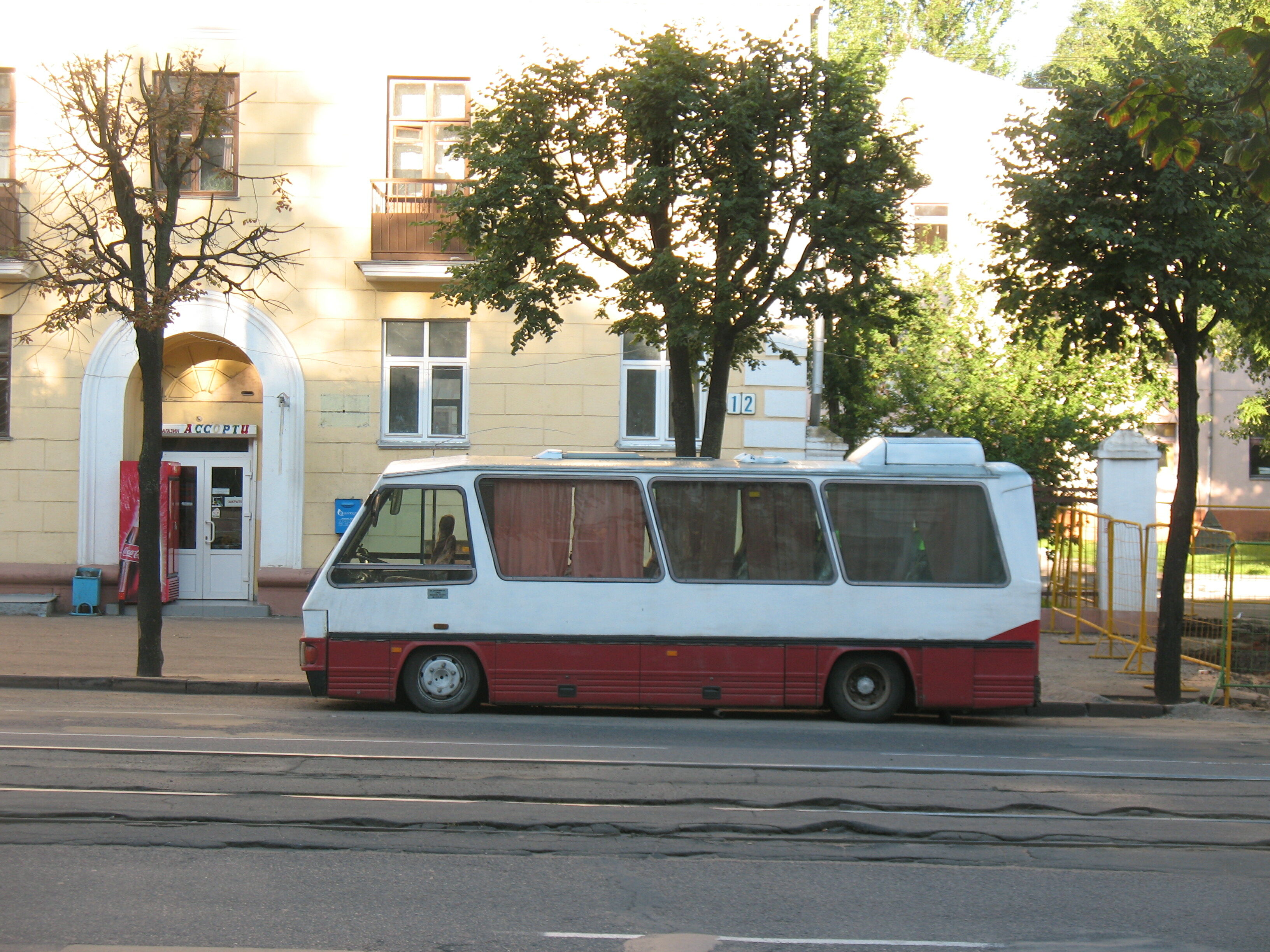 Маленький автобус Neoplan N907 AA4866-2