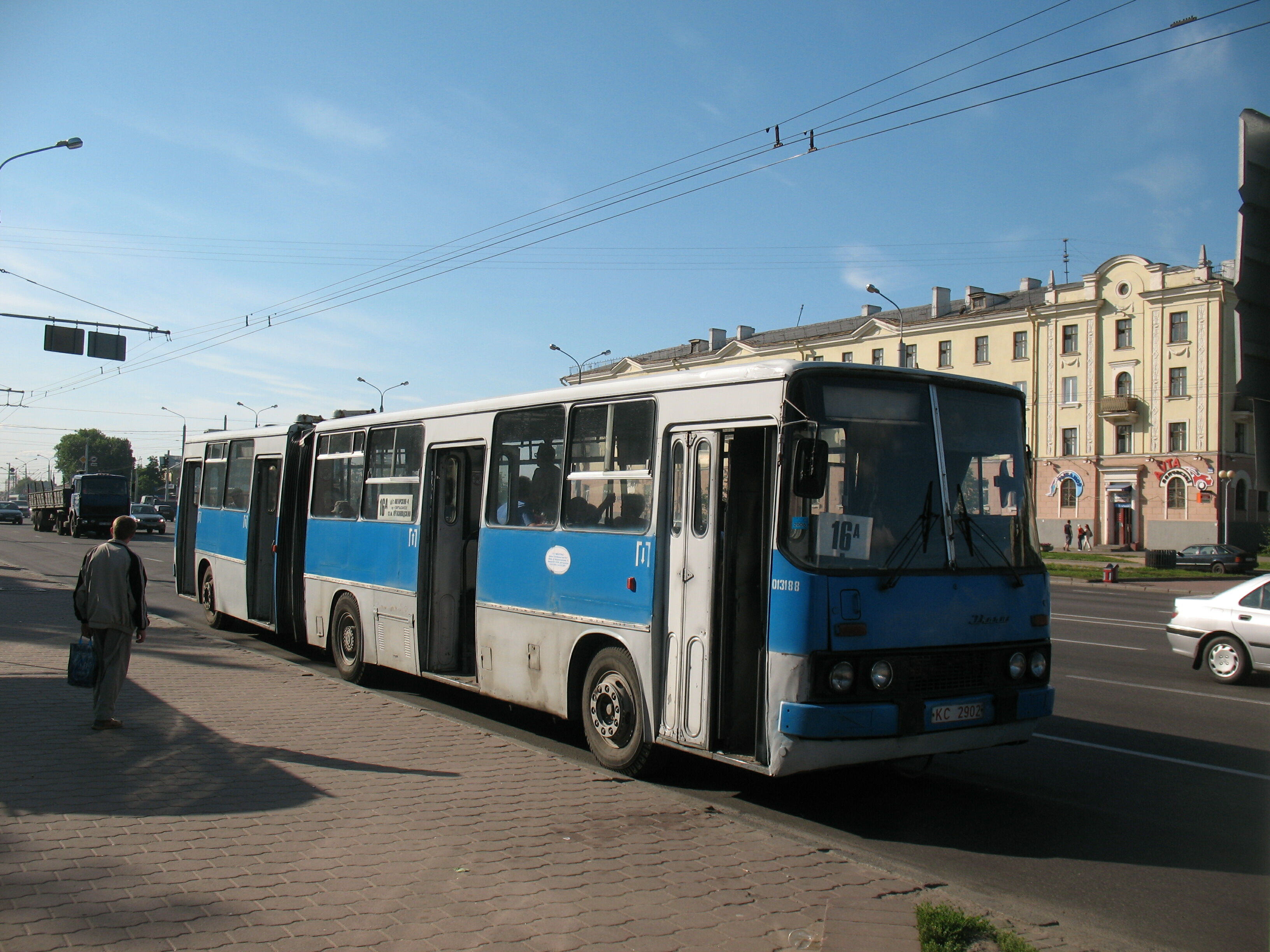 Автобус Ikarus 280 маршрута 16а на Партизанском проспекте KC 2902
