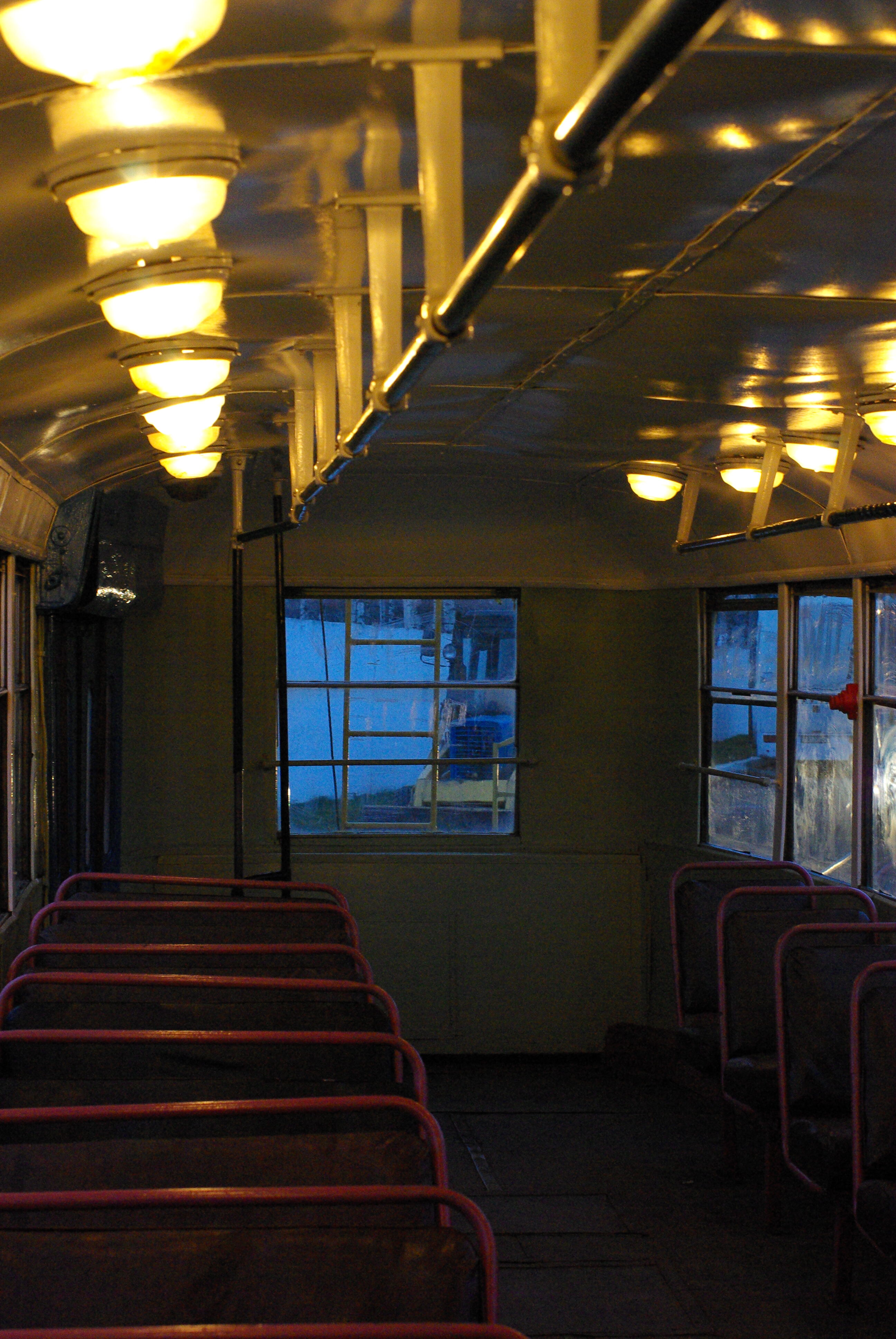 Трамвай РВЗ-6М2 420, салон