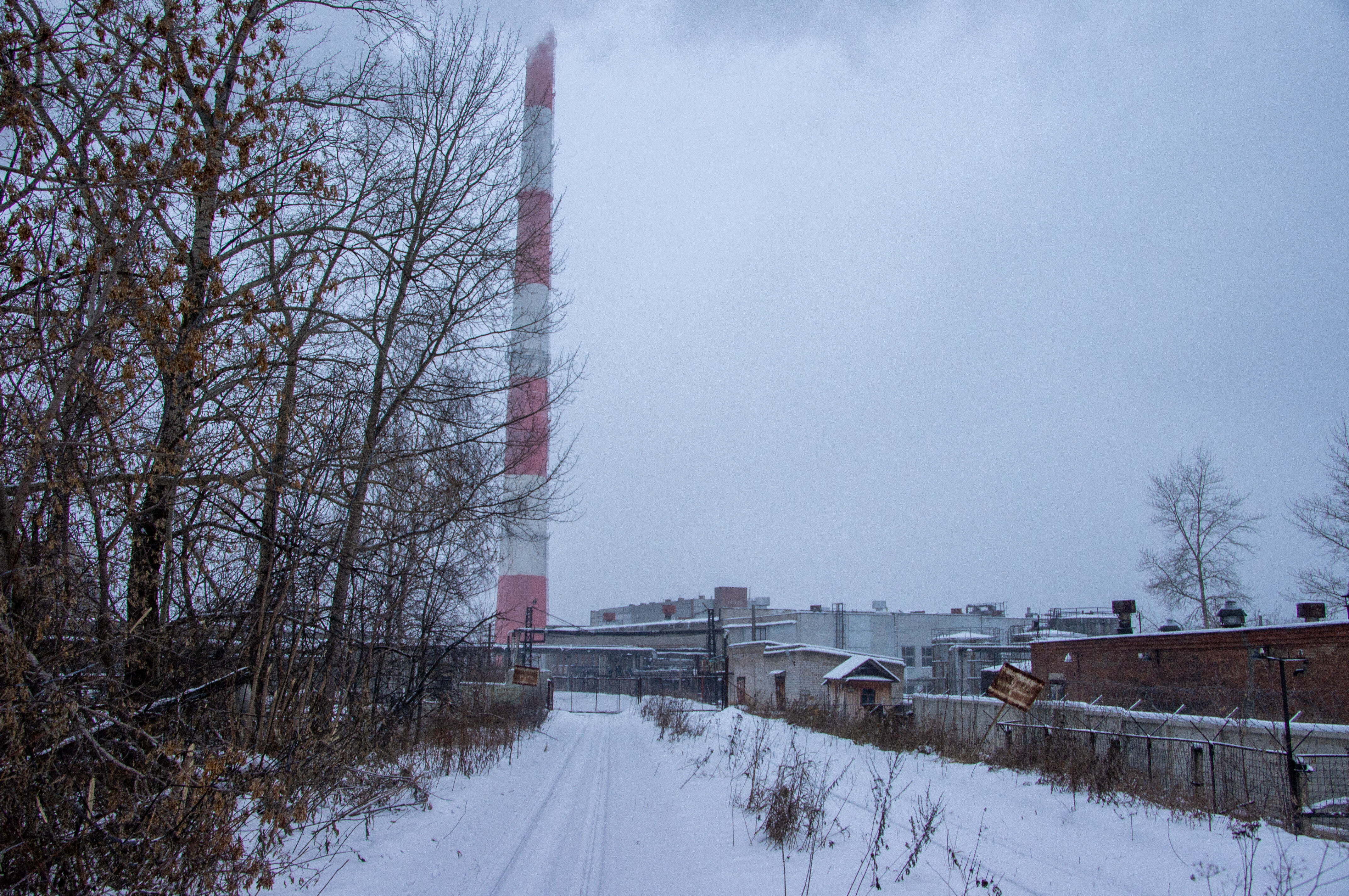 Пути узкой колеи на Кирово-Чепецкую электростанцию, через несколько месяцев они были разобраны, вид на запад