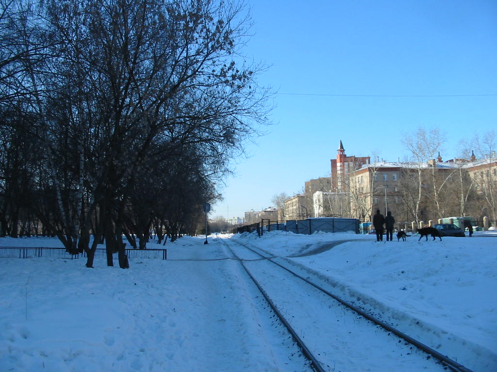 Подъездной путь на улице Берзарина, вид на запад