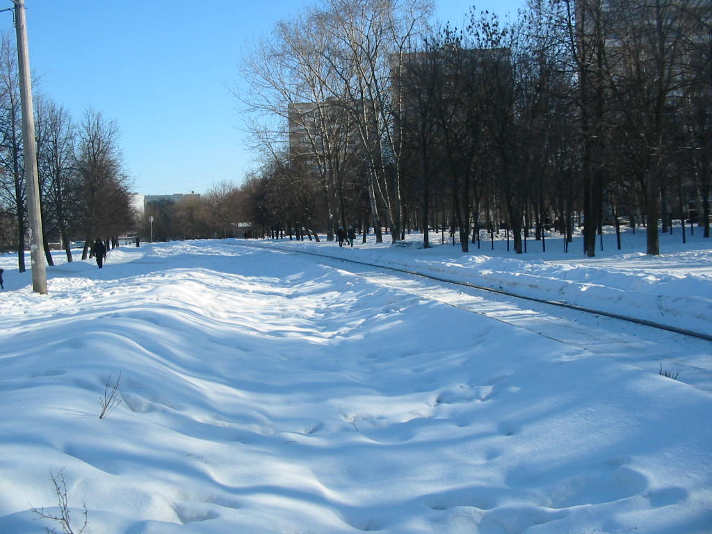 Подъездной путь на улице Берзарина, вид на восток